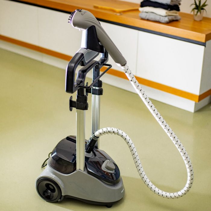 GEEPAS GARMENT STEAMER