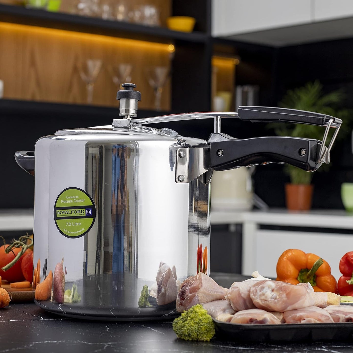 ROYALFORD 7LTR PRESSURE COOKER